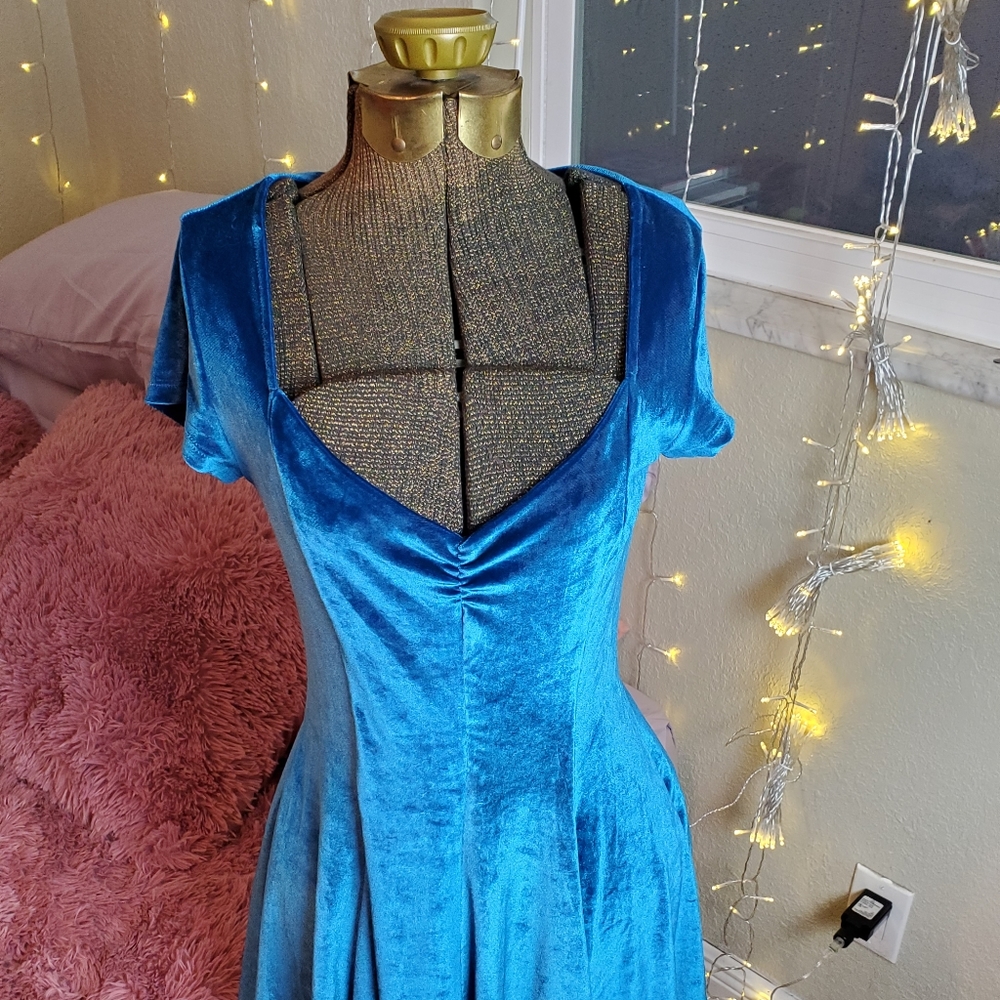 Gorgeous blue velvet dress